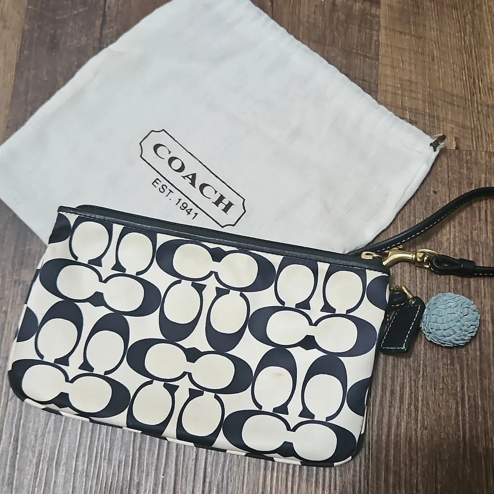 Coach Wristlet - Picture 2 of 4